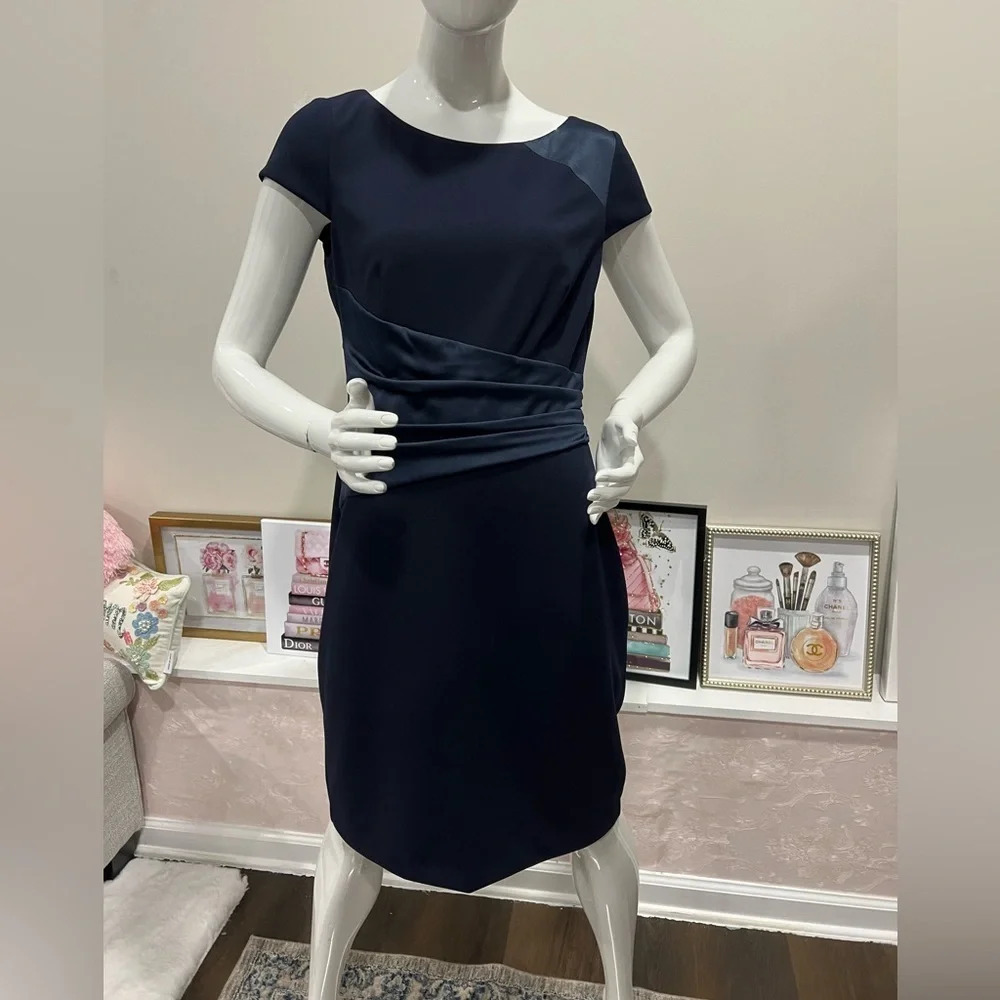 Beautiful classy Jessica Howard navy dress